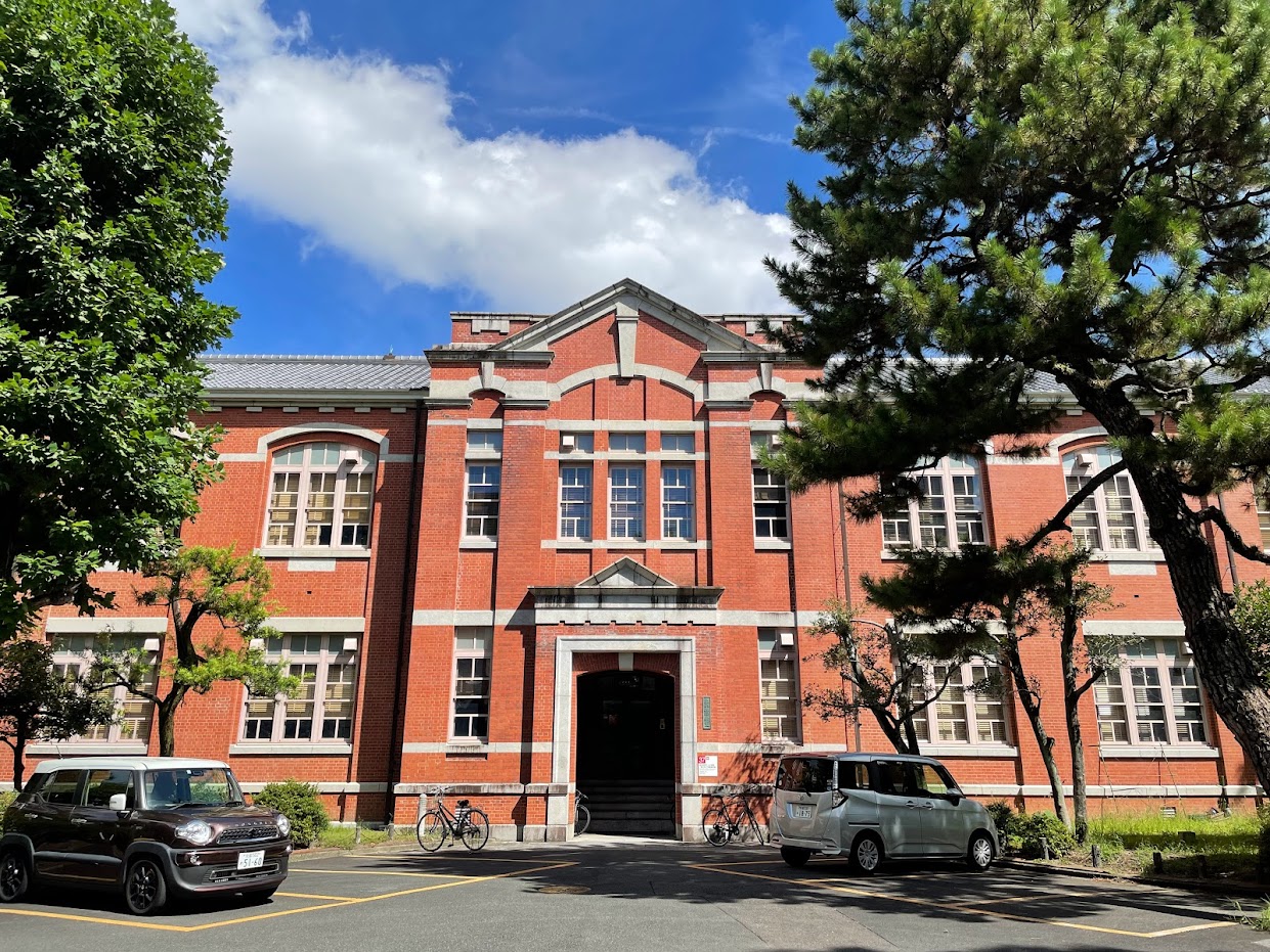 総合研究14号館の外観（赤レンガ棟）